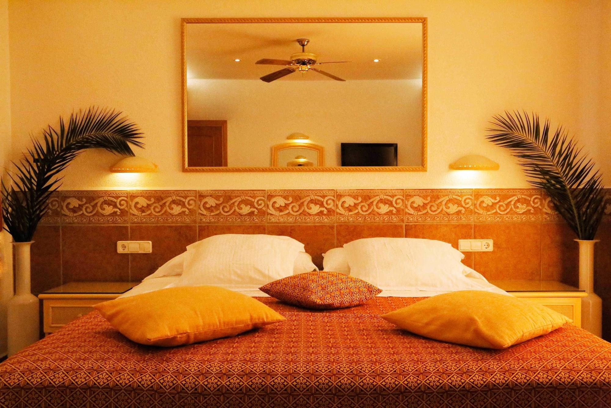 Hotel Vistabella 로지즈 외부 사진